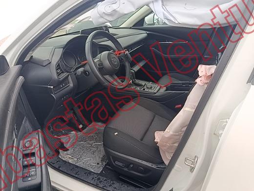 MAZDA CX-30 2026, foto 17 de 19