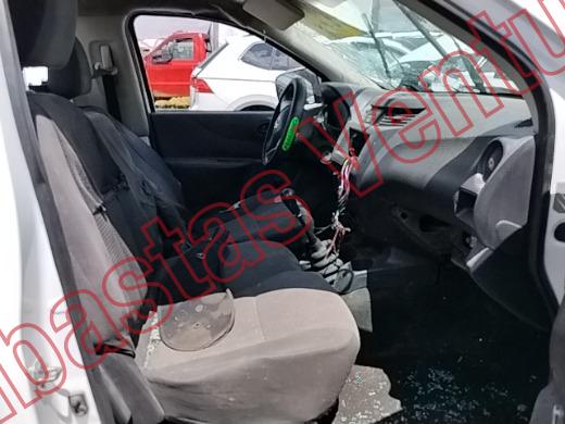NISSAN NP 300 2018, foto 12 de 19