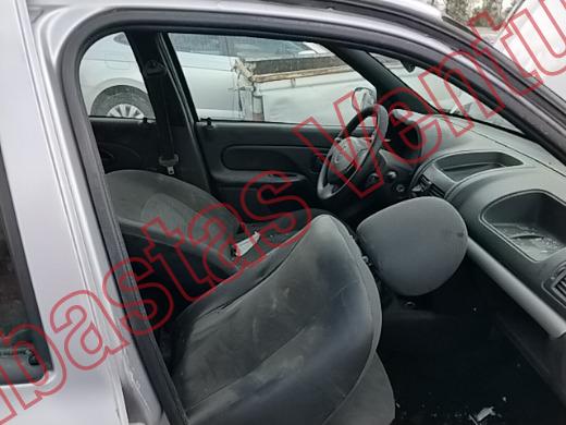 RENAULT CLIO 2009, foto 12 de 19