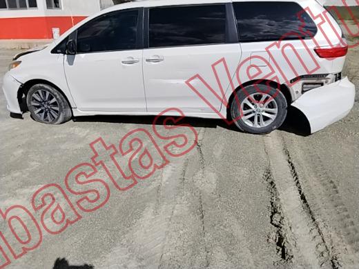 TOYOTA SIENNA 2019, foto 8 de 19