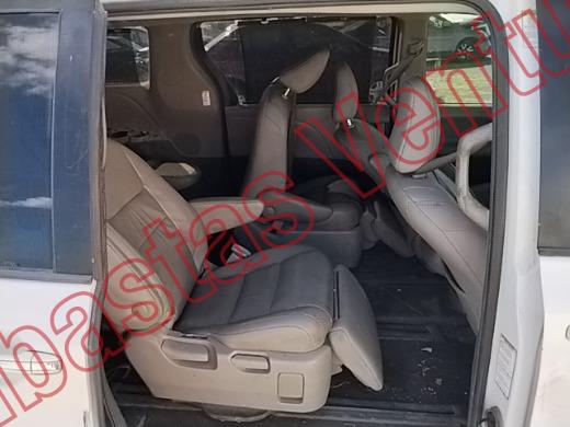 TOYOTA SIENNA 2019, foto 13 de 19