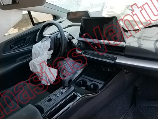 TOYOTA PRIUS 2025, foto 14 de 19