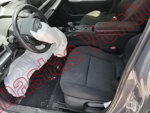 TOYOTA PRIUS 2025, foto 17 de 19