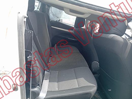 TOYOTA HILUX 2024, foto 13 de 19