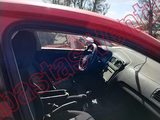 VOLKSWAGEN VENTO 2017, foto 12 de 19