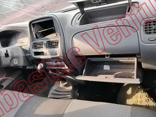 NISSAN NP 300 2009, foto 14 de 19