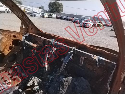 VOLKSWAGEN SAVEIRO  2023, foto 14 de 19