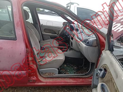 RENAULT CLIO 2005, foto 12 de 19