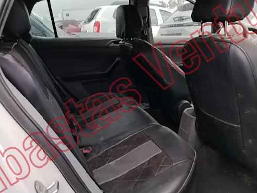 VOLKSWAGEN T-CROSS 2020, foto 13 de 19