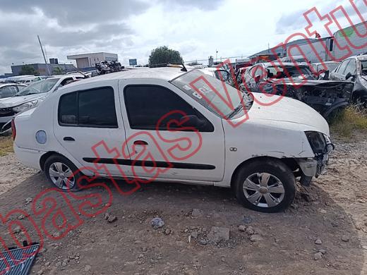 NISSAN PLATINA 2004, foto 4 de 19