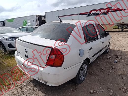 NISSAN PLATINA 2004, foto 5 de 19
