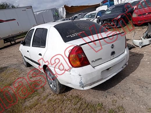 NISSAN PLATINA 2004, foto 7 de 19