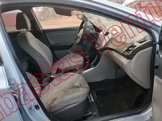 HYUNDAI ACCENT 2012, foto 12 de 19