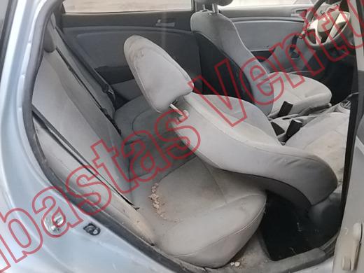 HYUNDAI ACCENT 2012, foto 13 de 19