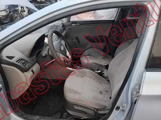 HYUNDAI ACCENT 2012, foto 17 de 19