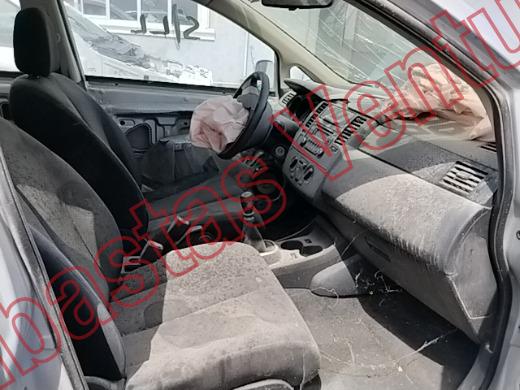 NISSAN TIIDA 2018, foto 12 de 19