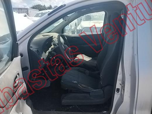 NISSAN FRONTIER 2018, foto 16 de 19