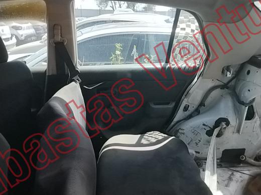 NISSAN TIIDA 2011, foto 16 de 19