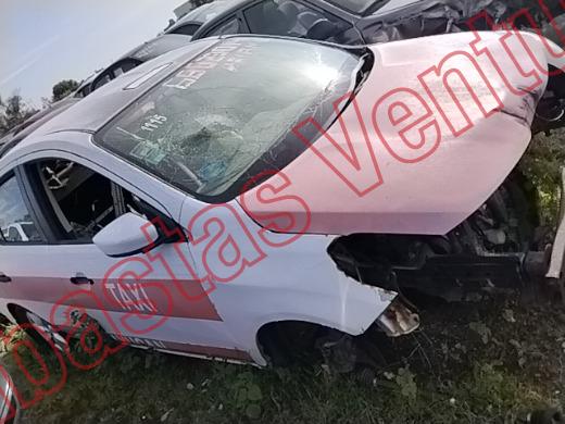 NISSAN VERSA 2019, foto 4 de 19