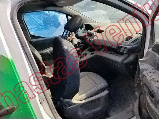 PEUGEOT PARTNER 2020, foto 12 de 19
