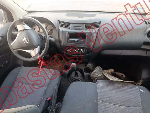NISSAN NP 300 2019, foto 14 de 19