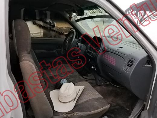 NISSAN NP 300 2010, foto 12 de 19