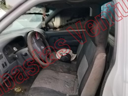 NISSAN NP 300 2010, foto 17 de 19