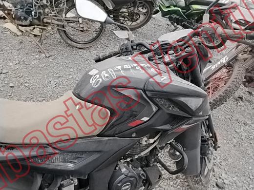 BAJAJ PULSAR 2024, foto 12 de 19