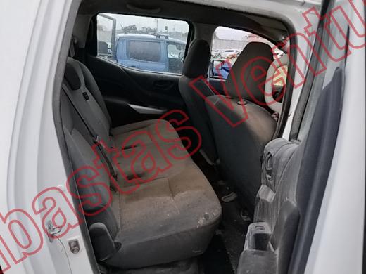 NISSAN NP 300 2020, foto 13 de 19