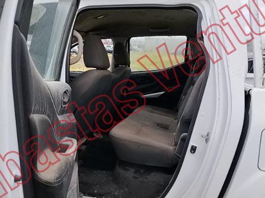NISSAN NP 300 2020, foto 16 de 19
