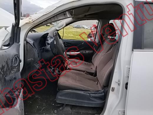 NISSAN NP 300 2020, foto 17 de 19
