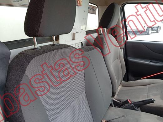 NISSAN NP 300 2018, foto 13 de 19