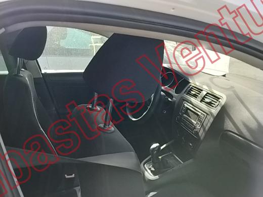 VOLKSWAGEN JETTA 2018, foto 12 de 19