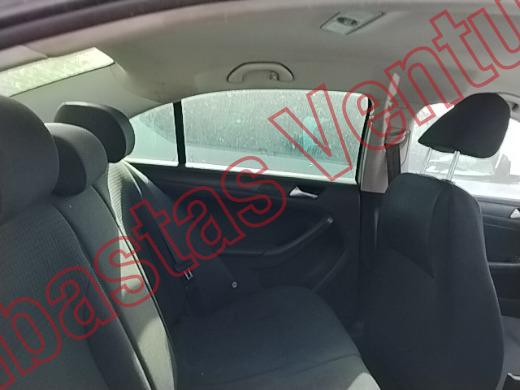 VOLKSWAGEN JETTA 2018, foto 13 de 19