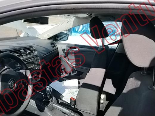 VOLKSWAGEN JETTA 2018, foto 17 de 19