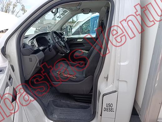 VOLKSWAGEN TRANSPORTER 2021, foto 16 de 19