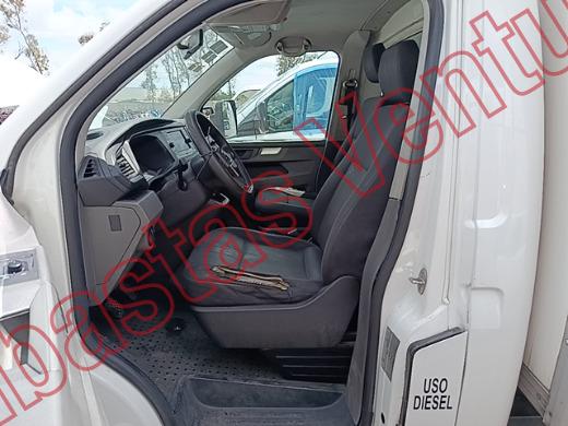 VOLKSWAGEN TRANSPORTER 2021, foto 17 de 19