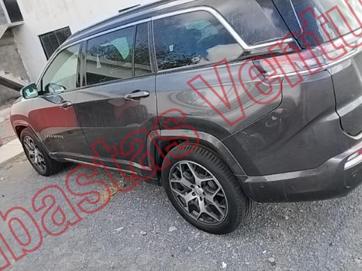 JEEP COMMANDER 2025, foto 8 de 19