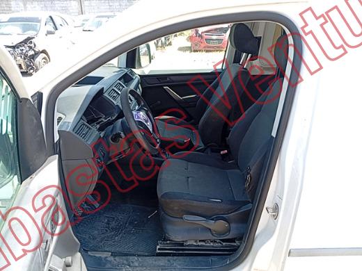 VOLKSWAGEN CADDY 2020, foto 16 de 19