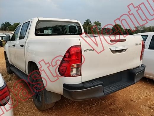 TOYOTA HILUX 2022, foto 7 de 19
