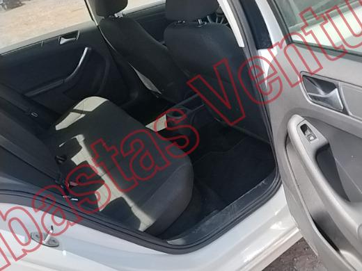 VOLKSWAGEN JETTA 2018, foto 13 de 19