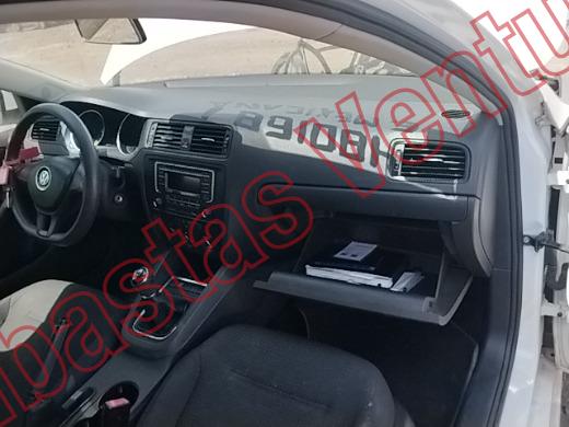 VOLKSWAGEN JETTA 2018, foto 14 de 19
