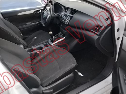 NISSAN SENTRA 2019, foto 12 de 19