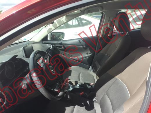 MAZDA MAZDA 2 2023, foto 17 de 19