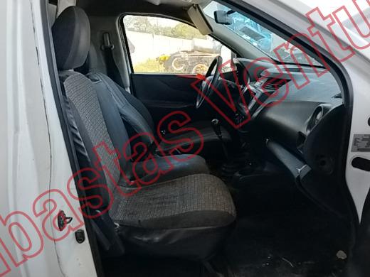 NISSAN NP 300 2017, foto 13 de 19