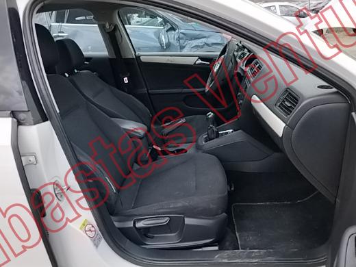 VOLKSWAGEN JETTA 2016, foto 12 de 19