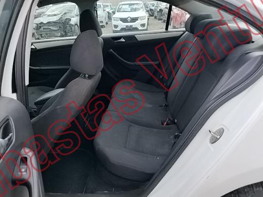 VOLKSWAGEN JETTA 2016, foto 16 de 19