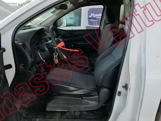 NISSAN NP 300 2017, foto 17 de 19