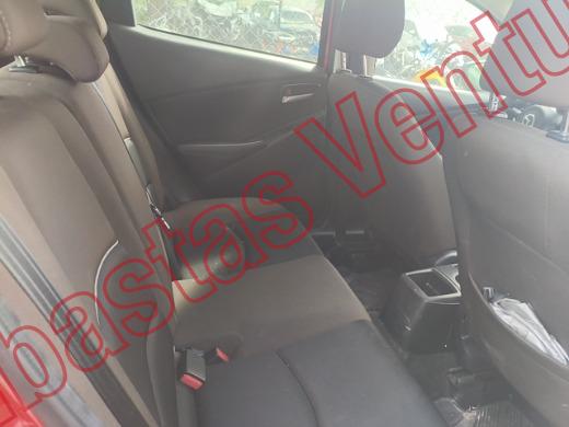 MAZDA MAZDA 2 2023, foto 13 de 19