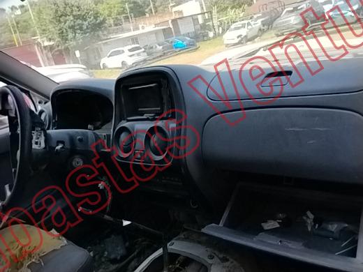 NISSAN NP 300 2011, foto 14 de 19